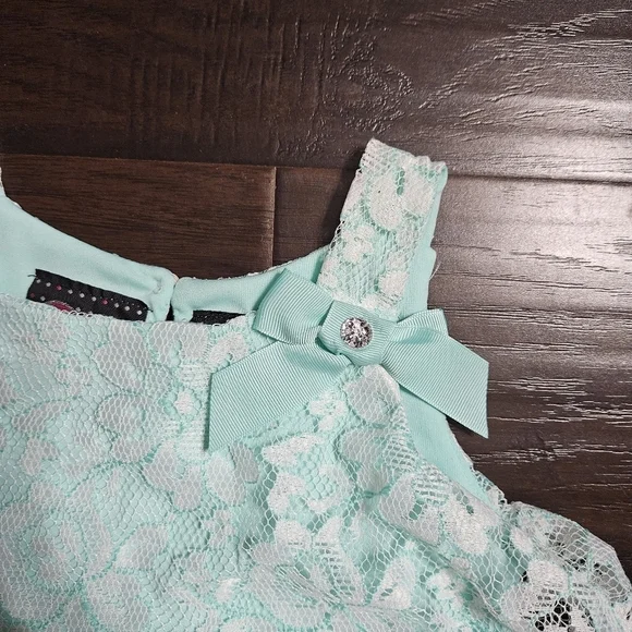 Forever Me Girls 2 Piece Mint Green & White Capri/Lace Tunic Set Size 6 - Picture 4 of 15